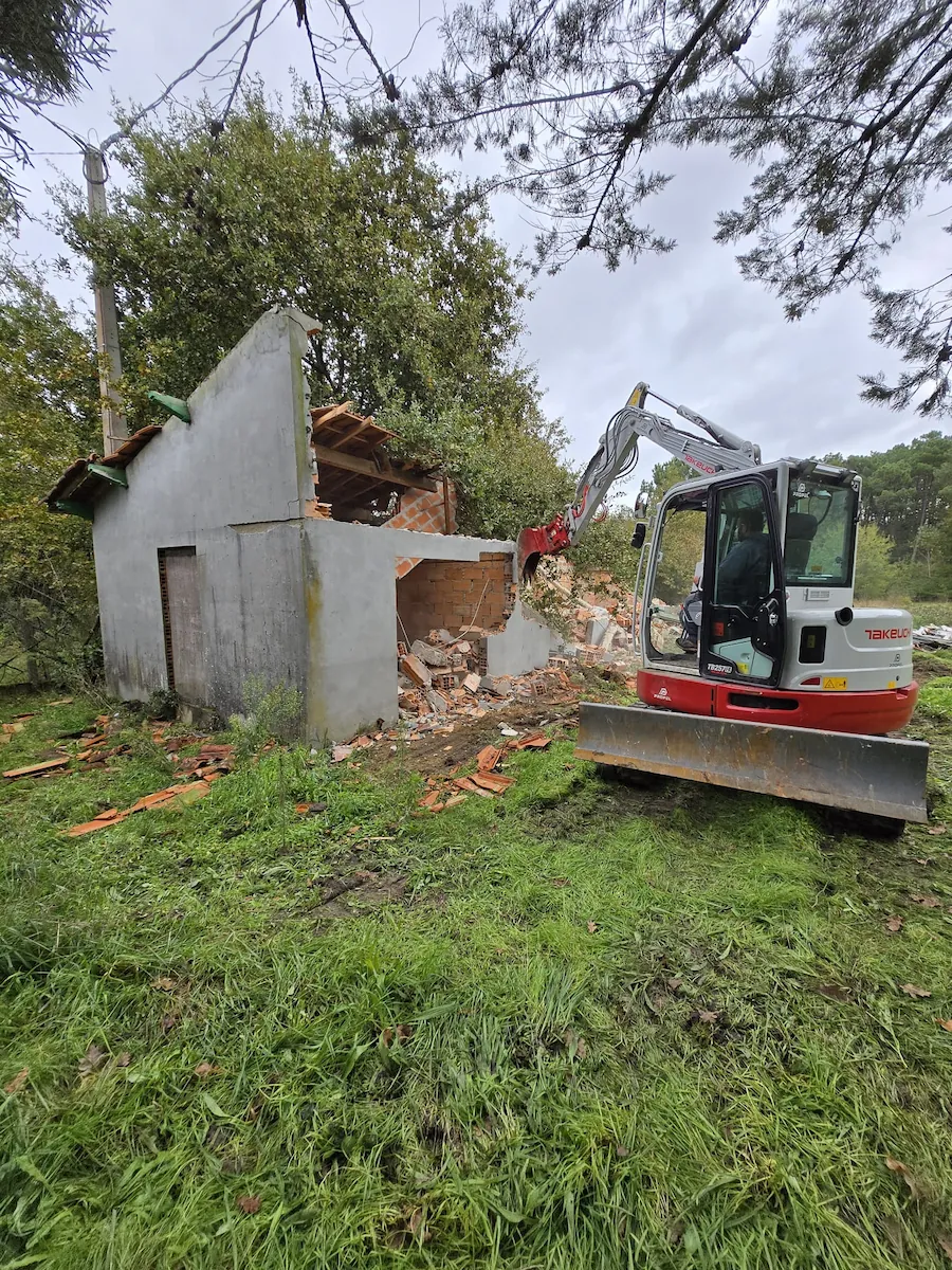 Démolition ancienne grange en Gironde