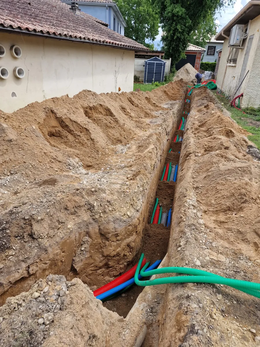 Tranchée technique réseaux secs en Gironde